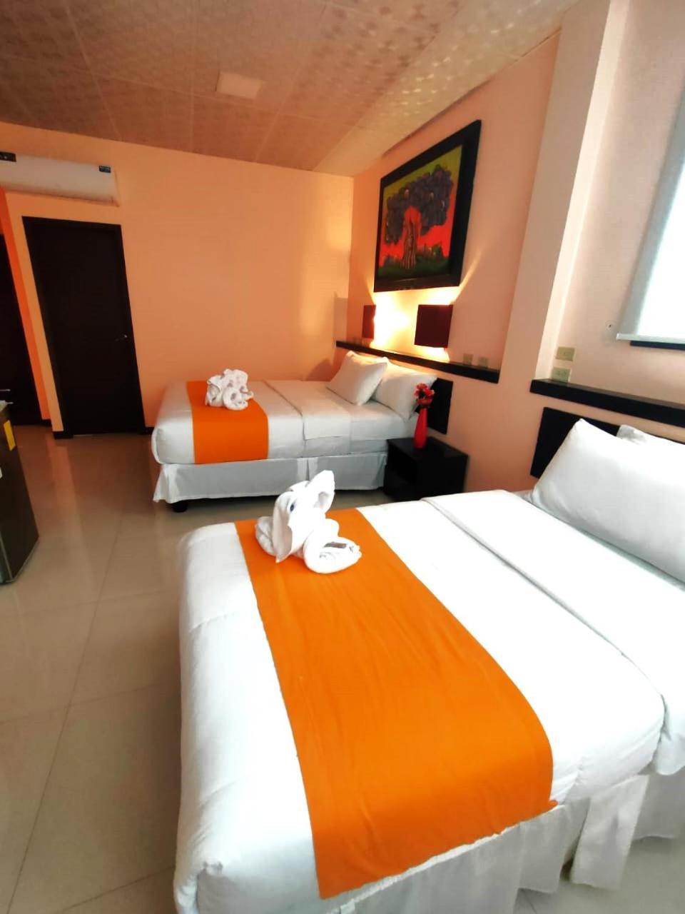Algarrobos Hotel Puerto Baquerizo Moreno