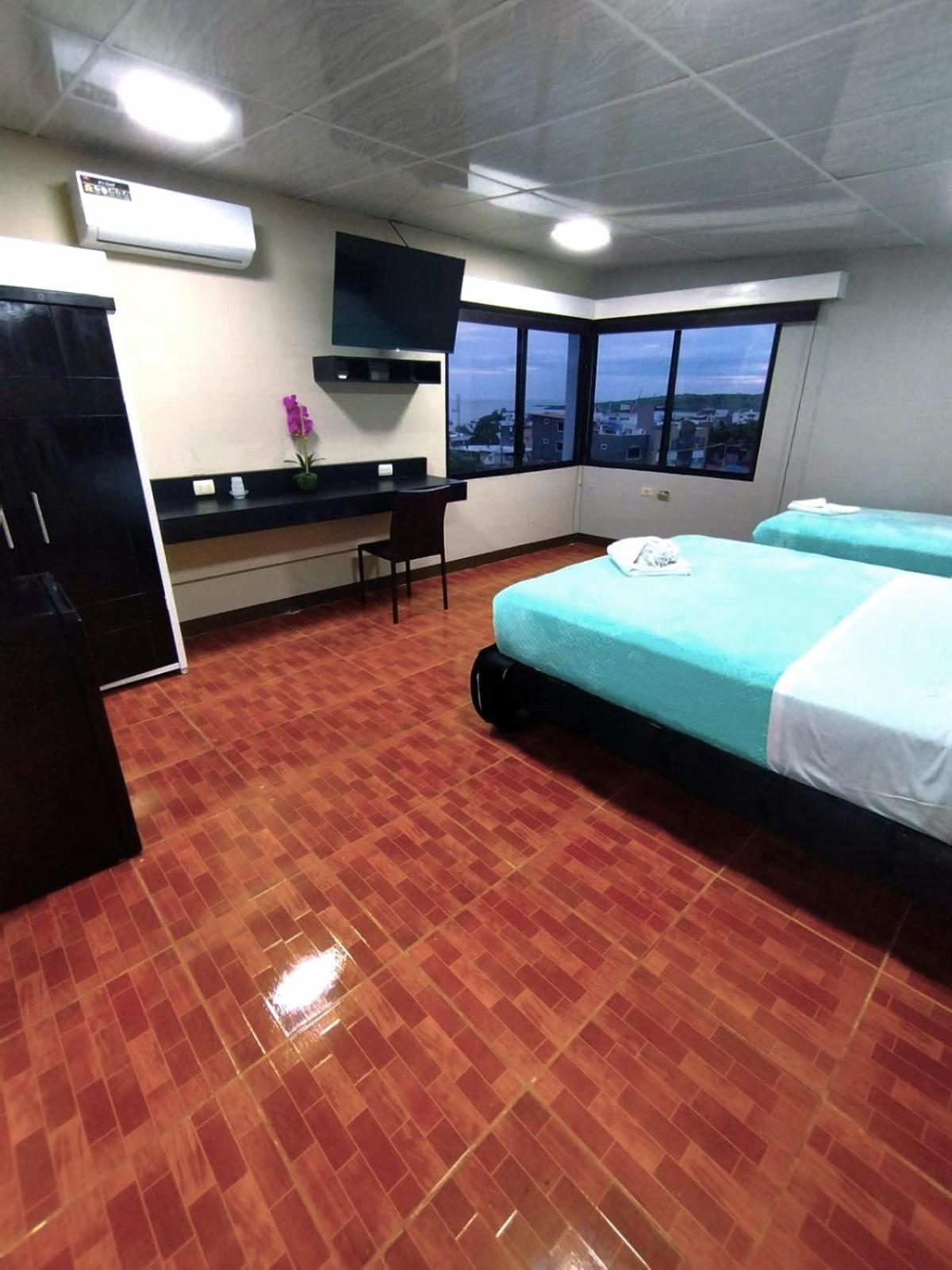 Hotel Algarrobos 3*
