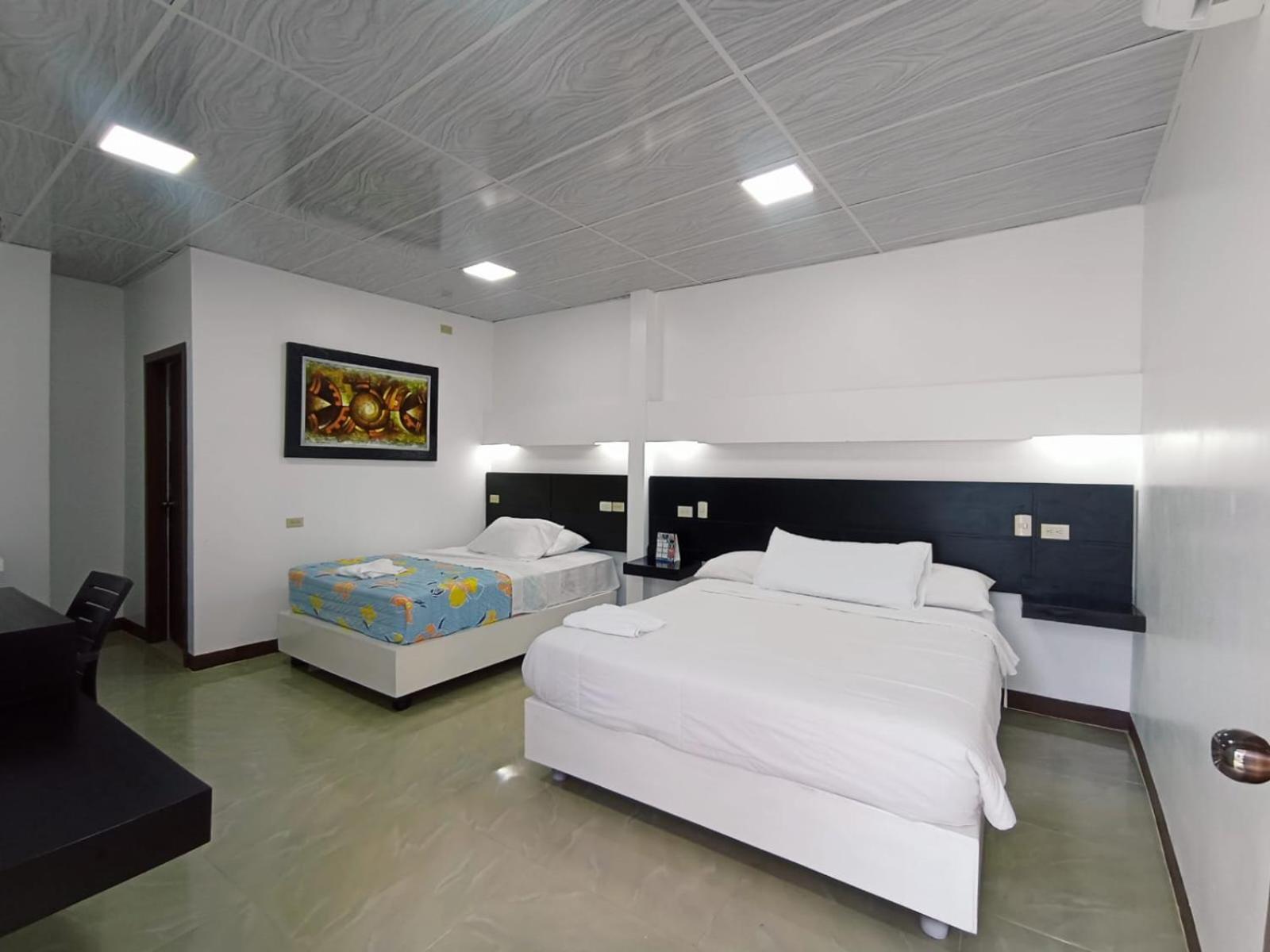 Algarrobos Hotel 3*