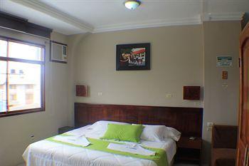 Hotel Algarrobos 3*