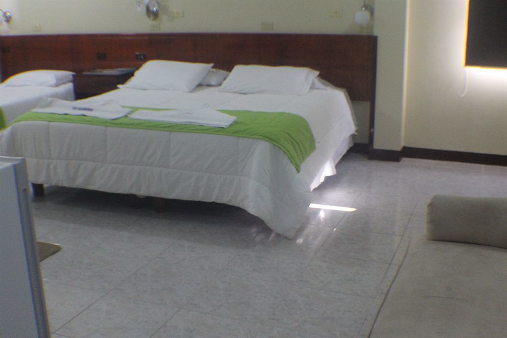 Algarrobos Hotel 3*