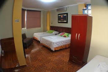 Hotel Algarrobos