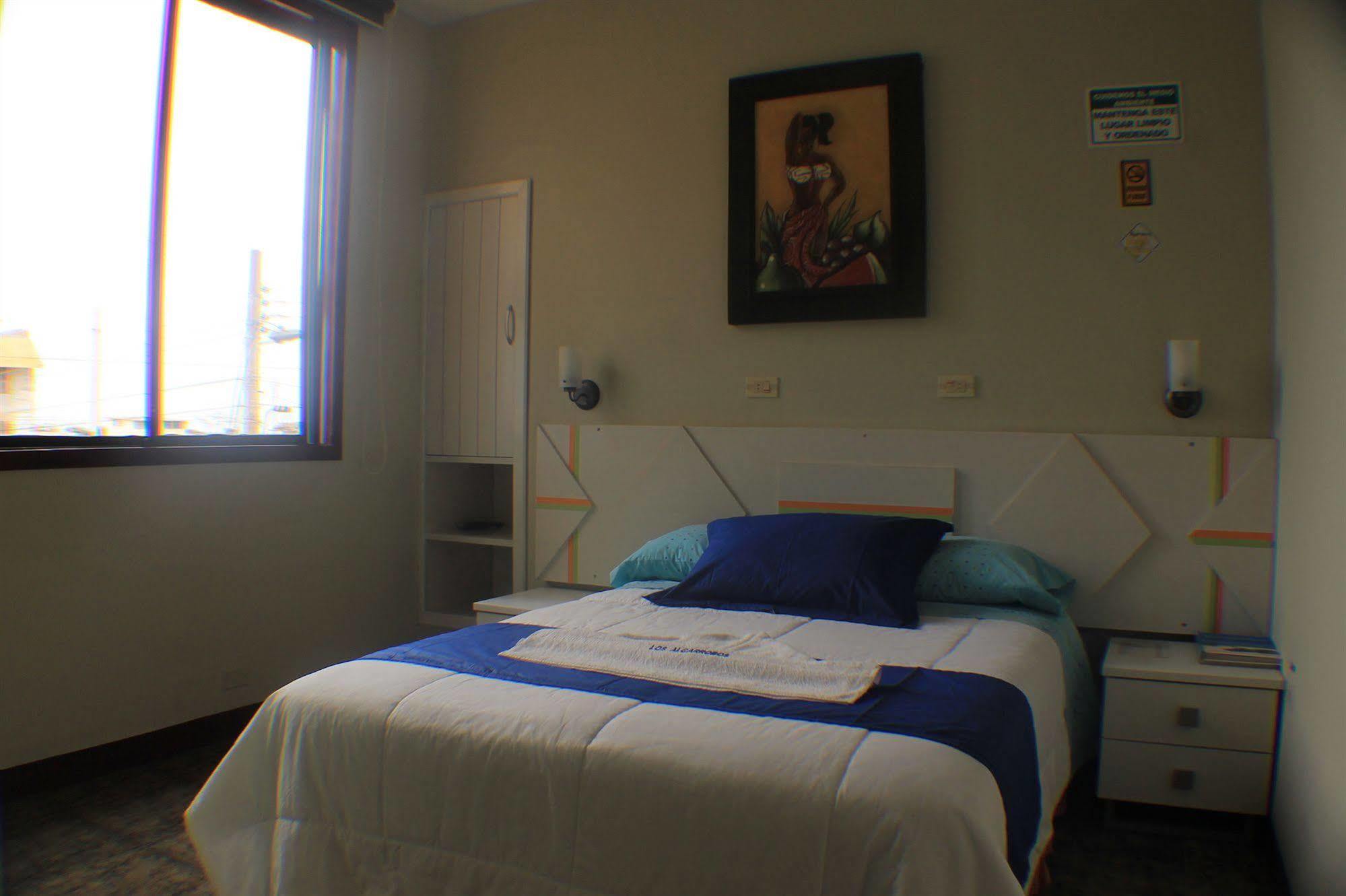 Hotel Algarrobos