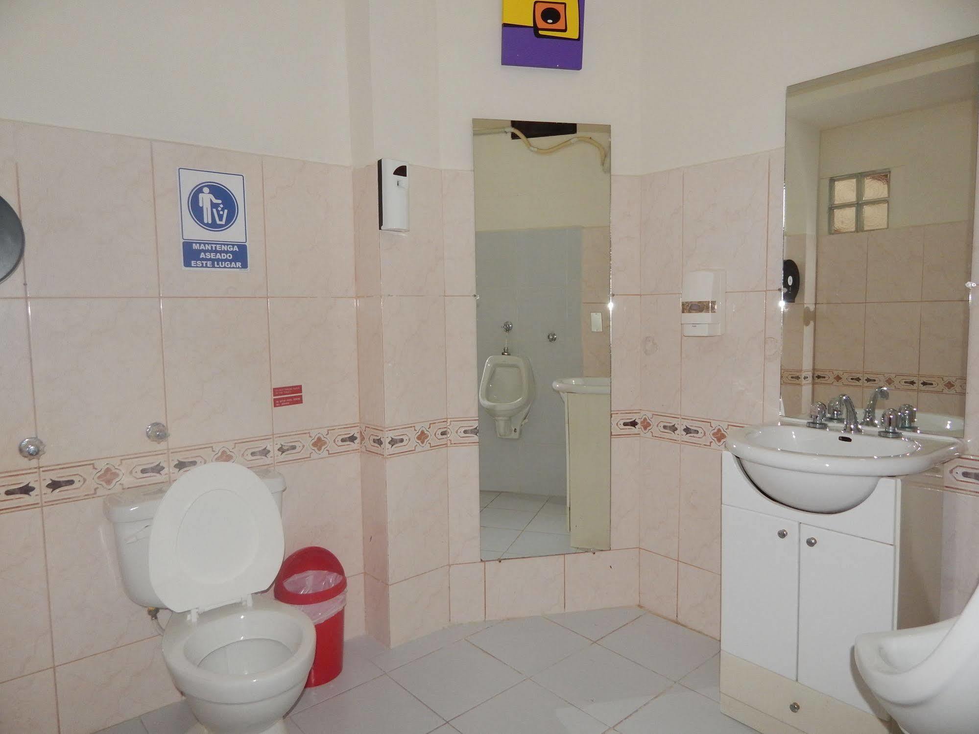 Hotel Algarrobos Puerto Baquerizo Moreno