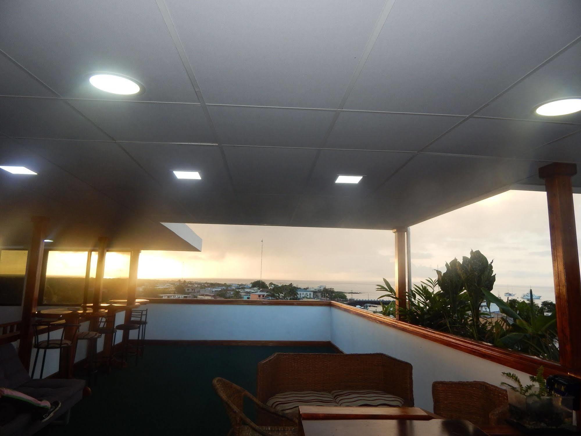 Algarrobos Hotel Puerto Baquerizo Moreno