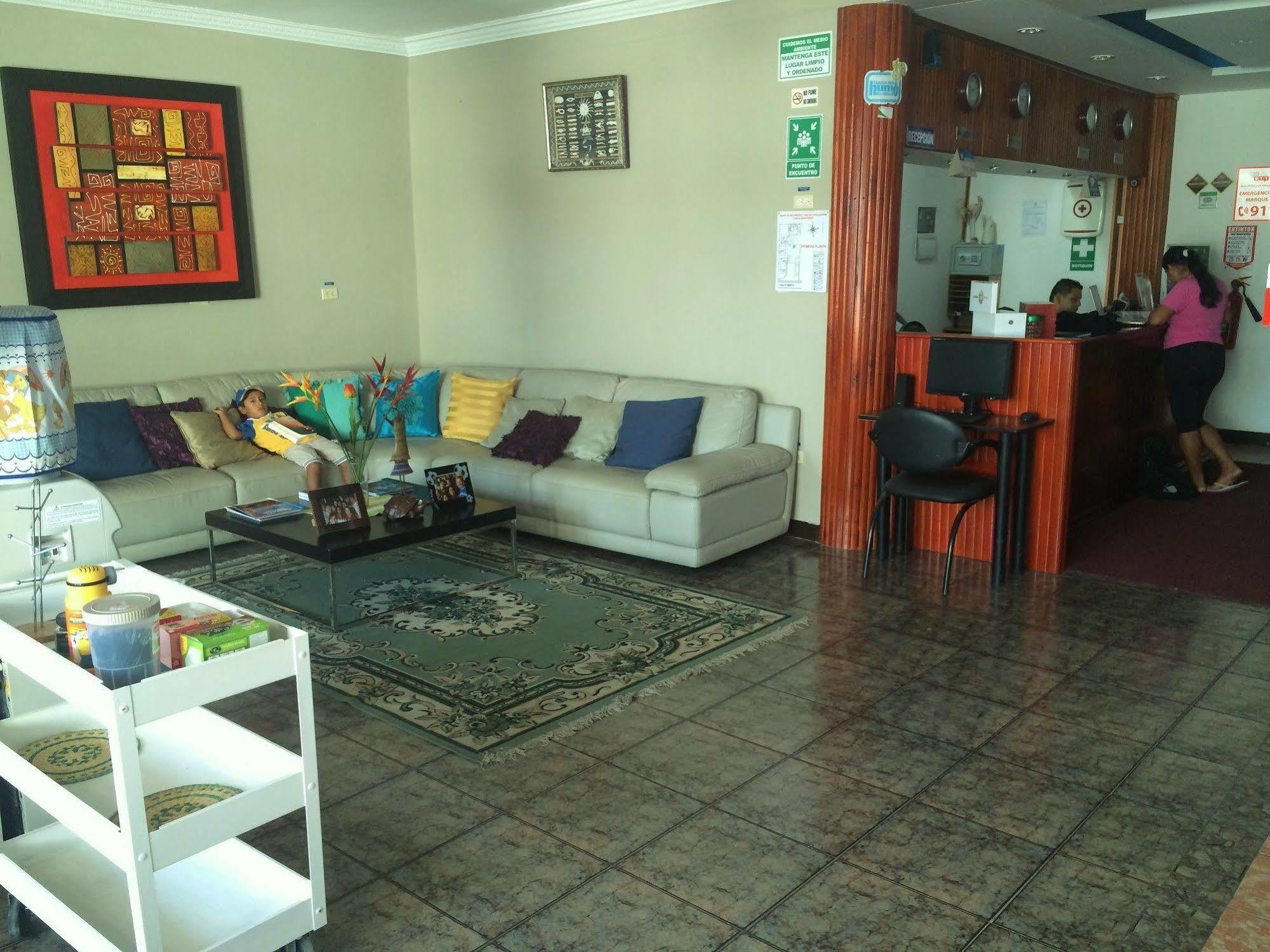 Algarrobos Hotel Puerto Baquerizo Moreno